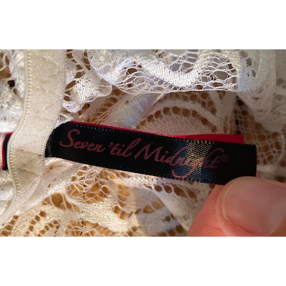 NWT Seven Til Midnight Eyelash Lace Romper Size Small Women’s White - Picture 5 of 10